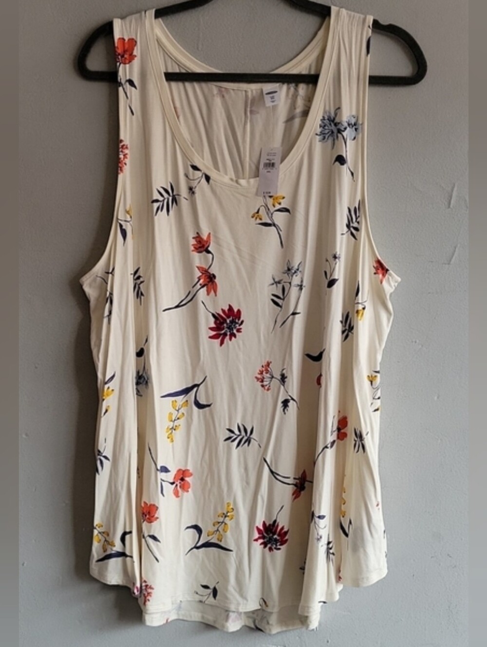 NEW women’s XXL 2X Old Navy cream floral scoop neck Luxe tank top shirt